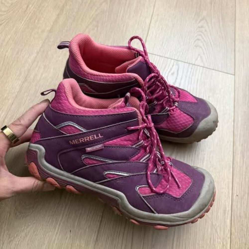 Merrell Kid's Chameleon 7 Access Mid Waterproof Hiking Boots size 5 Youth